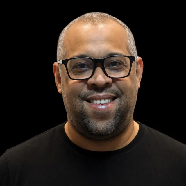 Azel Castro, Especialista en Ads en DataKnow
